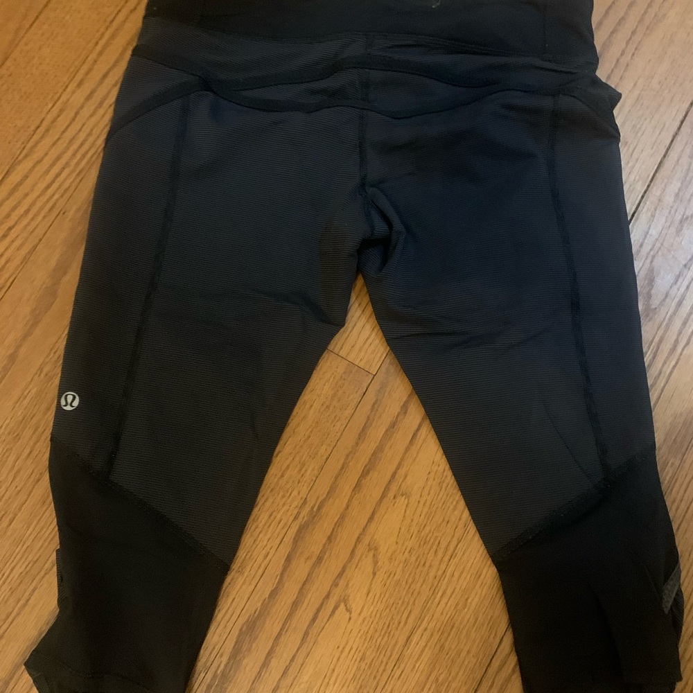 Lululemon cropped yoga leggings